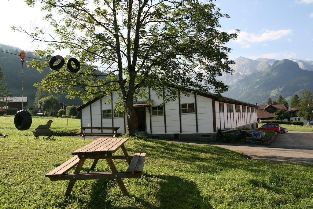 Mountain Lodge Backpackercamp Lenk Zewnętrze zdjęcie